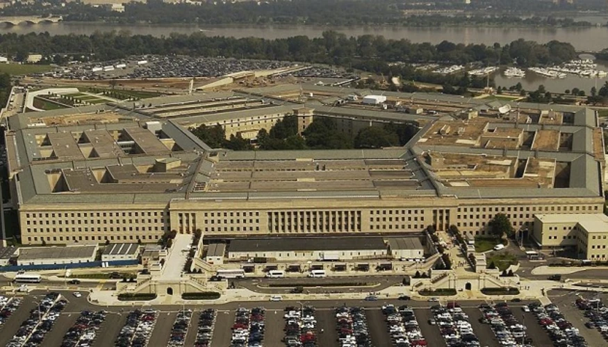 Військовослужбовці США на навчаннях у Європі (на тлі європейського пейзажу)