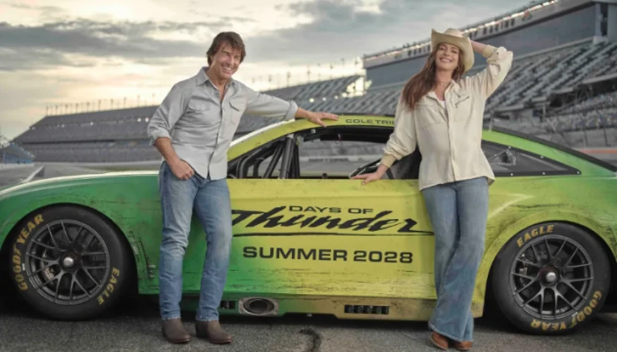 Том Круз на автодромі Daytona International Speedway під час оголошення сиквелу «Днів грому»