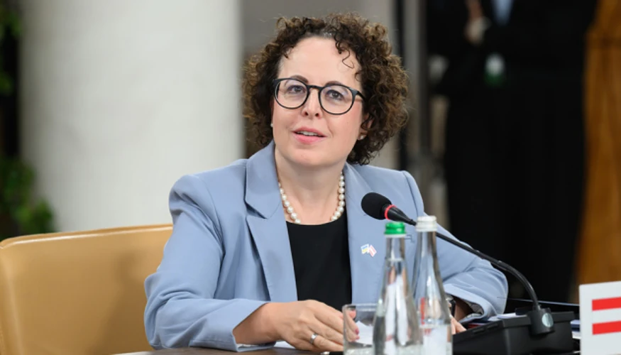 Голова Федеральної ради Австрійської Республіки Крістіна Шварц-Фукс під час саміту Carpathian 8 Summit