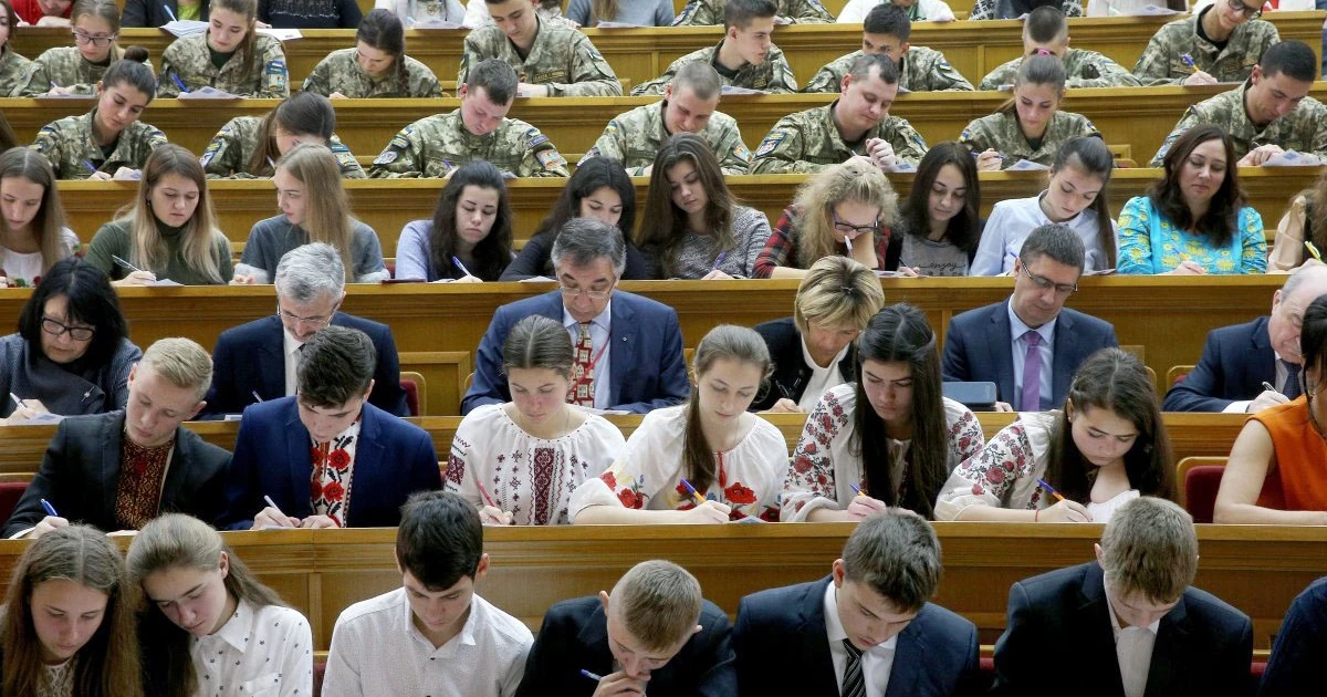 Ветеран і письменник Артур Дронь написав текст для Радіодиктанту єдності 2026